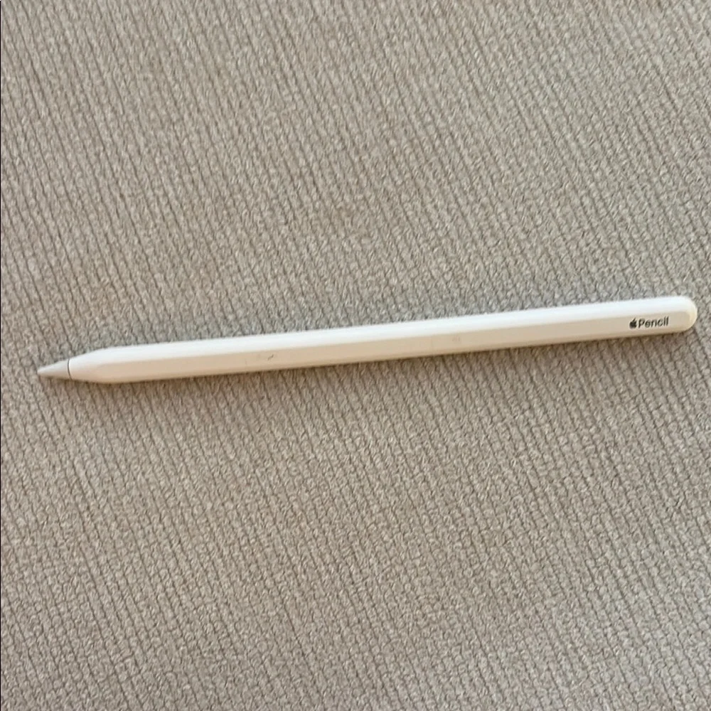 USED Apple Pencil 2 and Apple iPad Pro keyboard for 11 inch 2018 iPad Pro